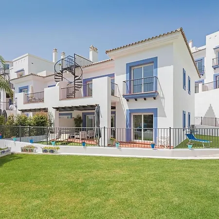 Luxury Penthouse Casa De Paraiso, Sea View, Pools, Golf Apartment Estepona