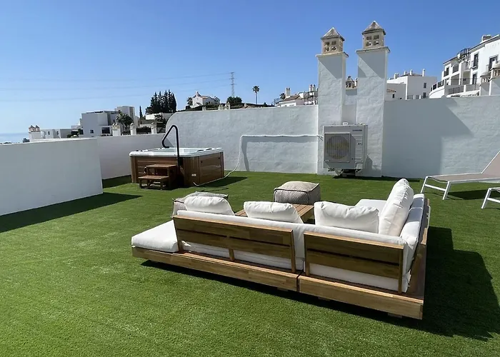 Апартаменты Luxury Penthouse Casa De Paraiso, Sea View, Pools, Golf