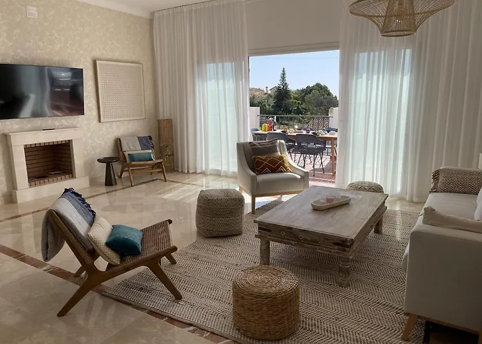 Апартаменты Luxury Penthouse Casa De Paraiso, Sea View, Pools, Golf Эстепона